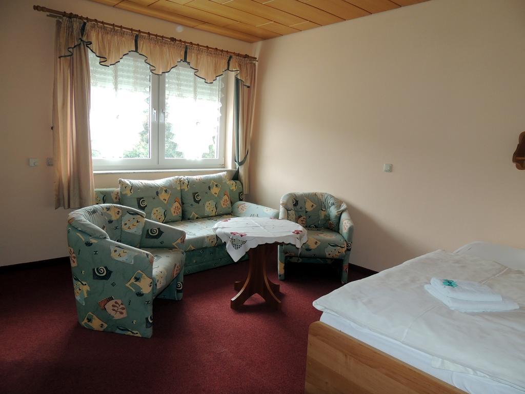 Gaestehaus Am Hirtenberg Breitenbrunn  Ngoại thất bức ảnh