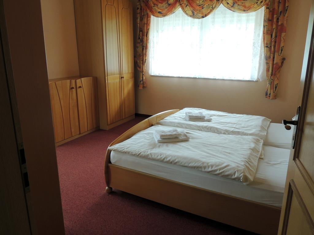 Gaestehaus Am Hirtenberg Breitenbrunn  Ngoại thất bức ảnh